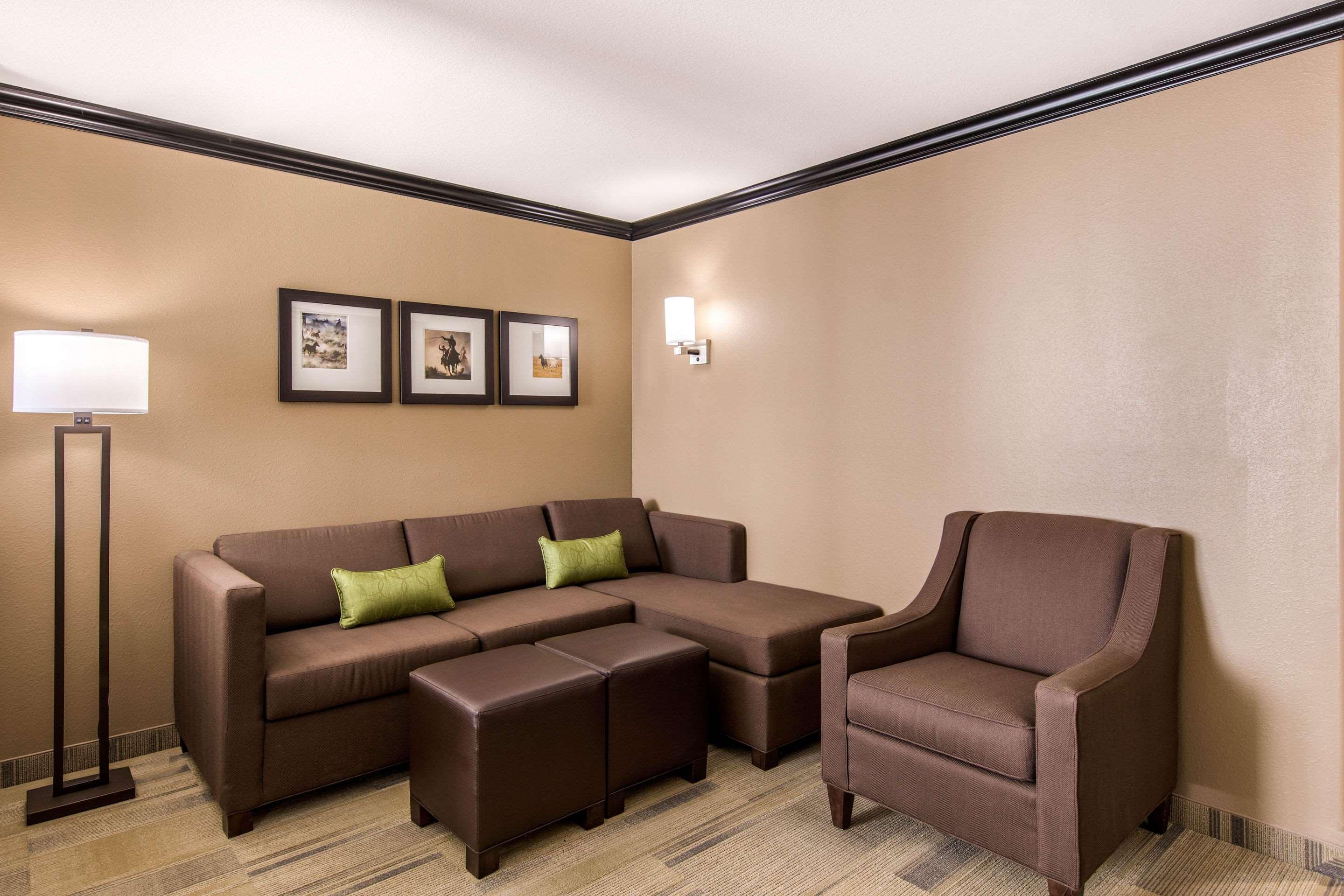Comfort Suites Liberal Εξωτερικό φωτογραφία